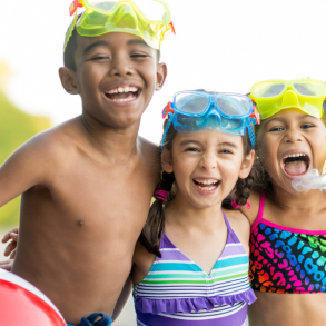 things to do with kids in Michigan, kids with beach ball