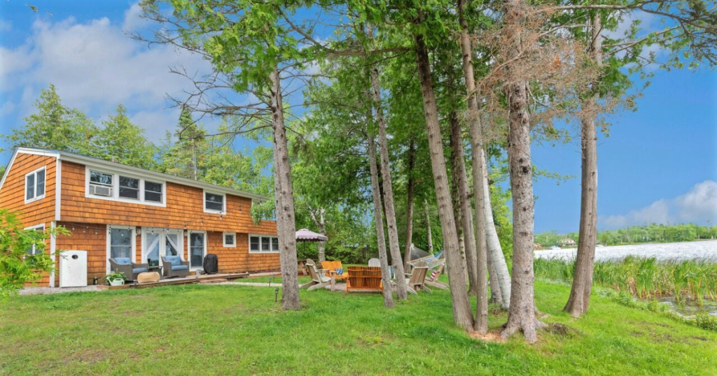 lakefront vacation rental in michigan