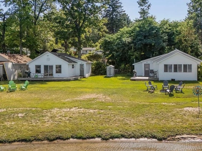 Houghton Lake Sunrise & Sunset Cottages